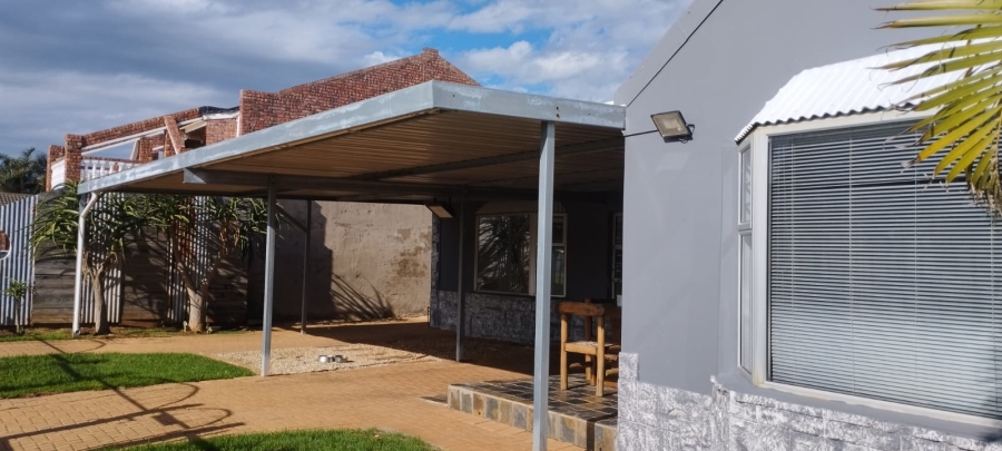 4 Bedroom Property for Sale in Noorsekloof Eastern Cape